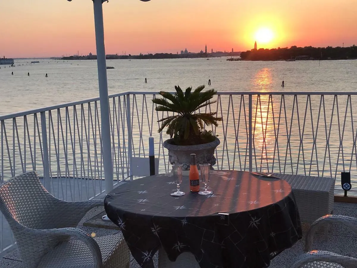 Oasis Golden Lagoon Chalet Benátky – Lido