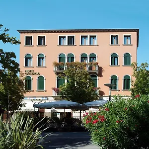 2* Hotel Cristallo