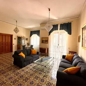  Holiday home Maman Suite, Center Near Molo Beverello Italy
