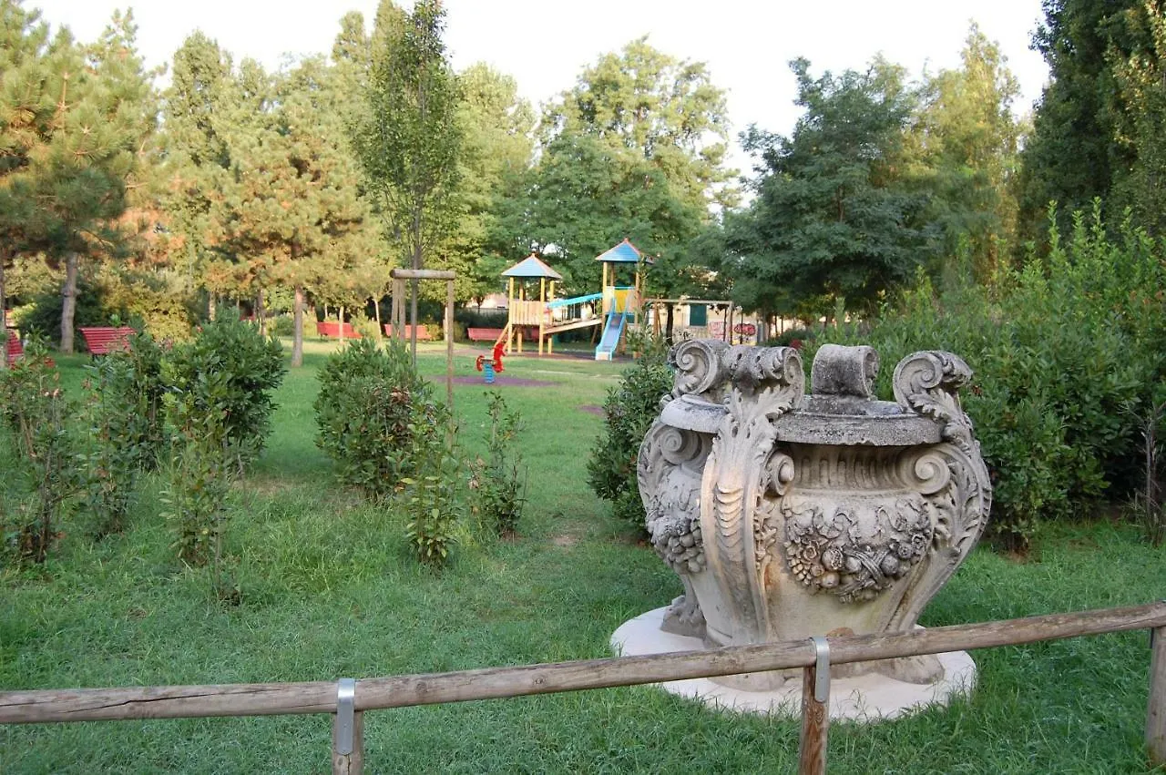 Oasis Golden Lagoon Chalet Lido di Venezia 0*,  Italy